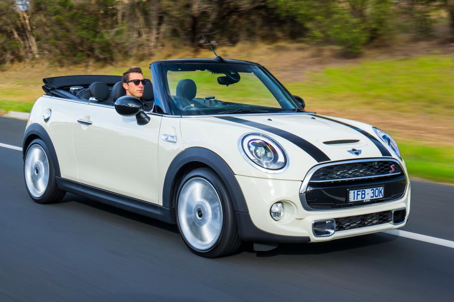  Mini Cooper S Cabrio 2016 года  (AU) (фото 6 из 14)